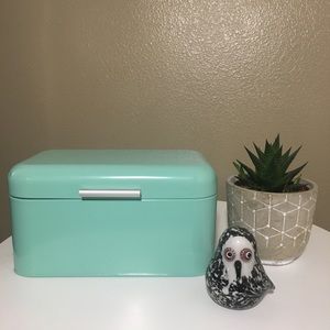 Teal Makeup “Bread Box”